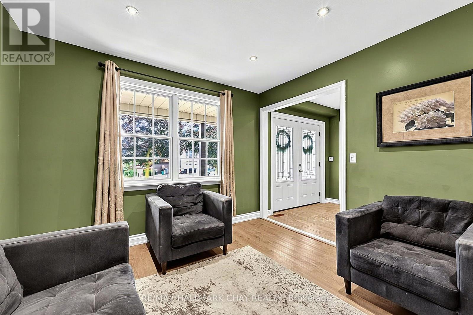 334 Parkwood Avenue, Bradford West Gwillimbury, Ontario  L3Z 2E4 - Photo 6 - N13663154