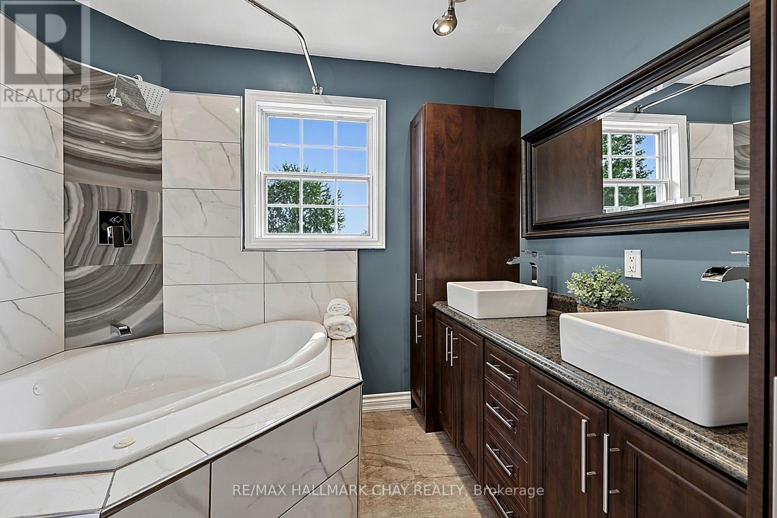 334 Parkwood Avenue, Bradford West Gwillimbury, Ontario  L3Z 2E4 - Photo 22 - N13663154