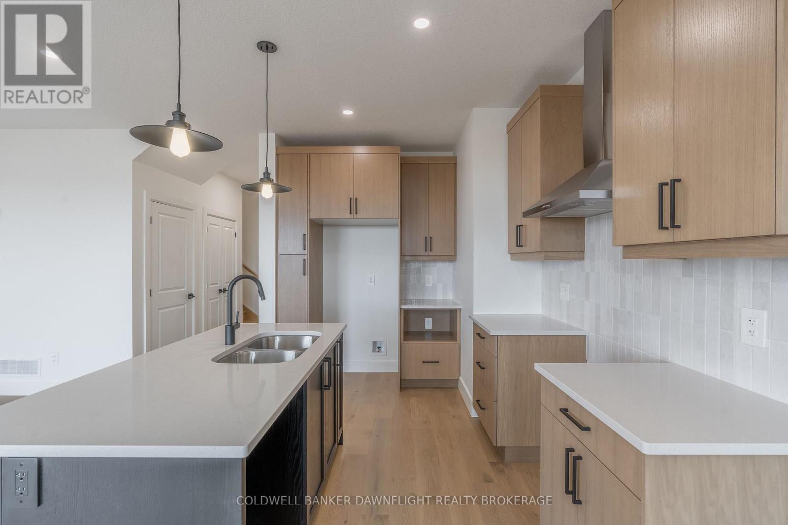 19 - 147 Scotts Drive, Lucan Biddulph, Ontario  N0M 2J0 - Photo 12 - X12967610