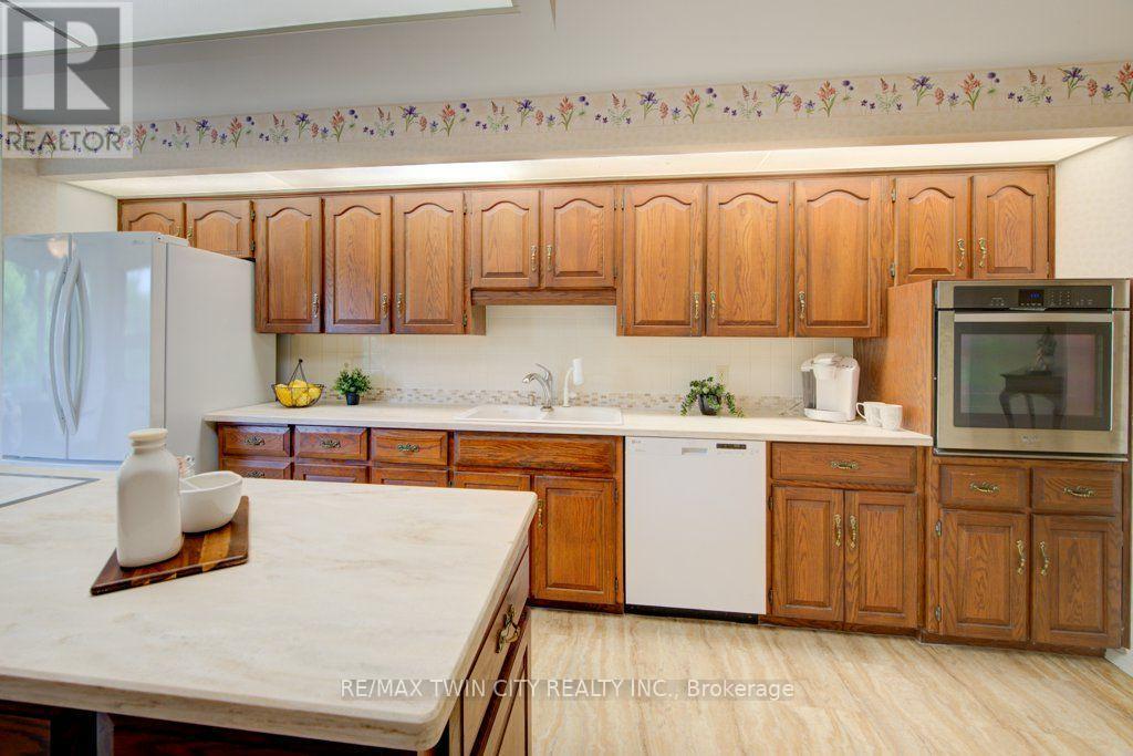 32 - 52 Blue Springs Drive, Waterloo, Ontario N2J 4M4 - Photo 14 - X13663122