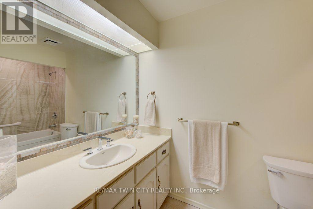 32 - 52 Blue Springs Drive, Waterloo, Ontario N2J 4M4 - Photo 20 - X13663122