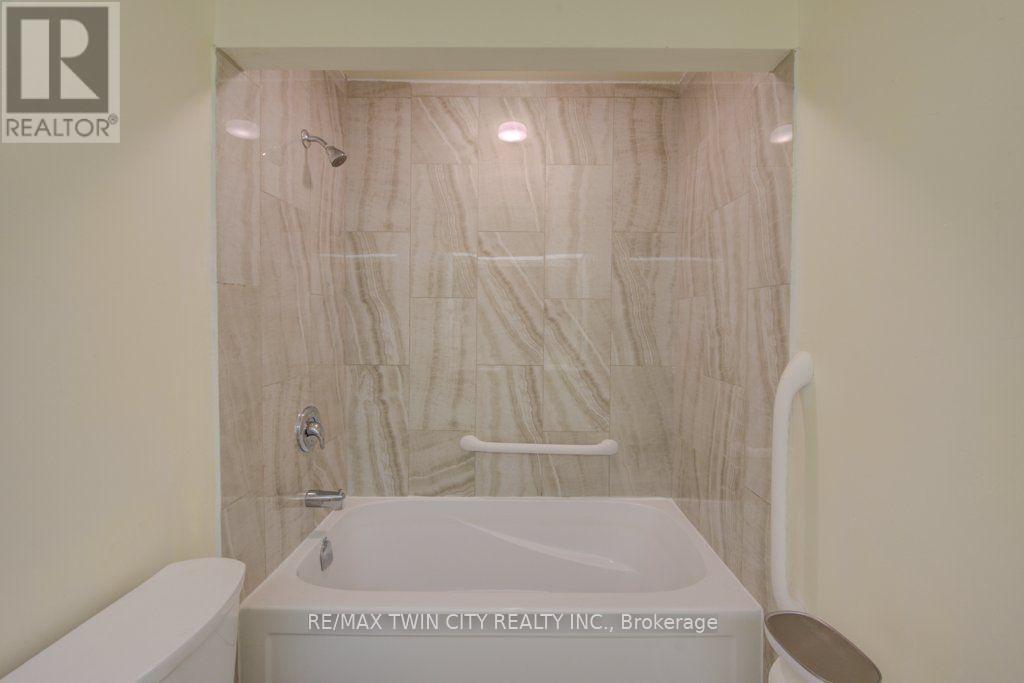 32 - 52 Blue Springs Drive, Waterloo, Ontario N2J 4M4 - Photo 22 - X13663122