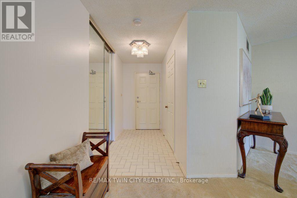 32 - 52 Blue Springs Drive, Waterloo, Ontario N2J 4M4 - Photo 4 - X13663122