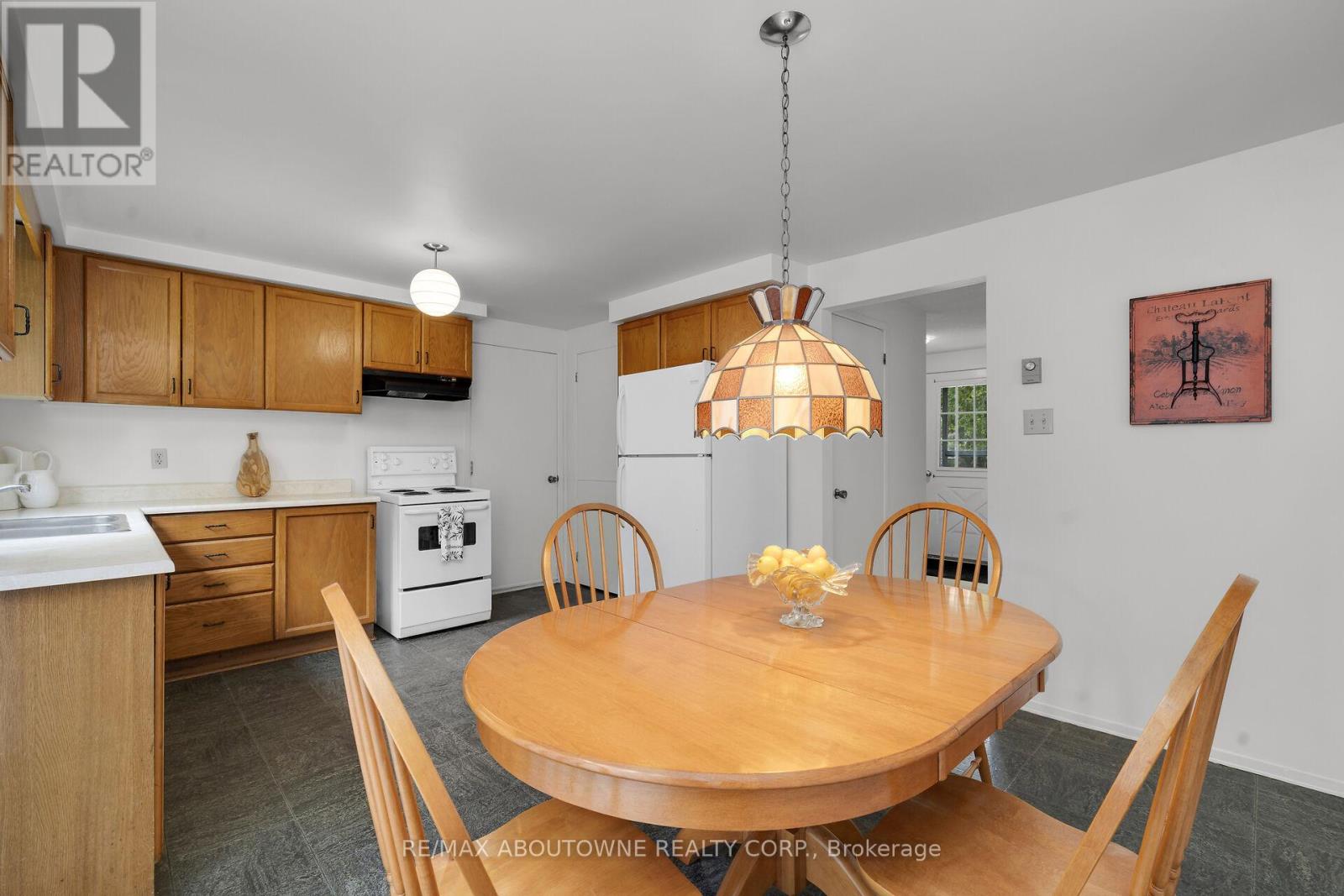 678 Edinburgh Road S, Guelph, Ontario  N1G 4H8 - Photo 11 - X13663172