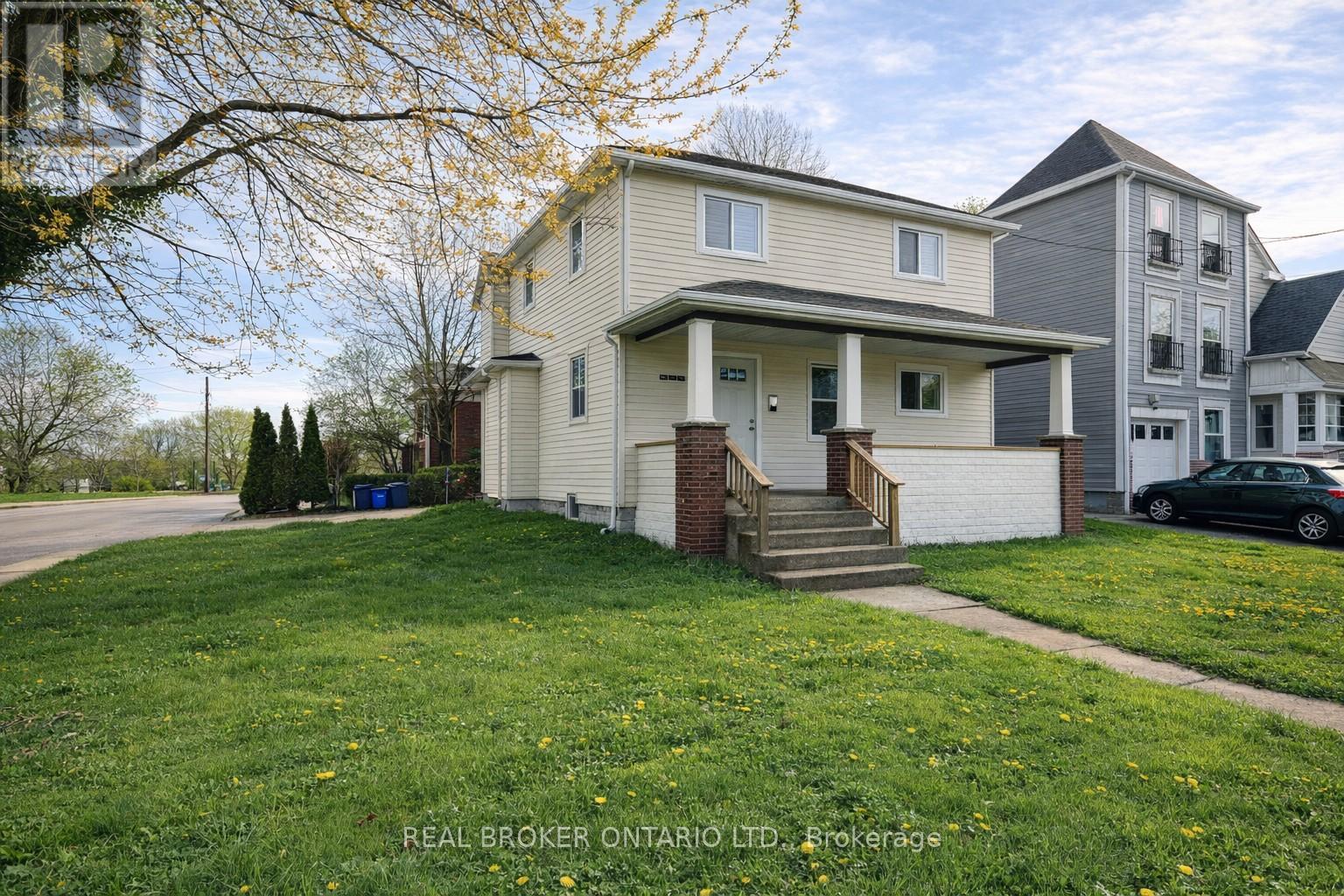 4394 Ellis Street, Niagara Falls, Ontario  L2E 1H4 - Photo 1 - X13663216