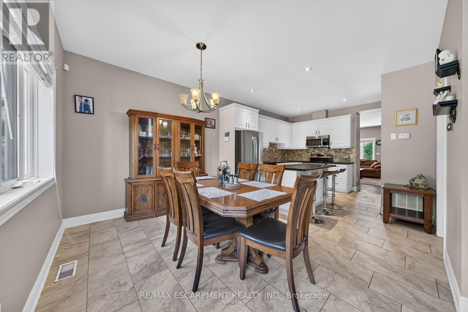 17 Grantham Avenue S, St. Catharines, Ontario  L2P 3B3 - Photo 16 - X13663260