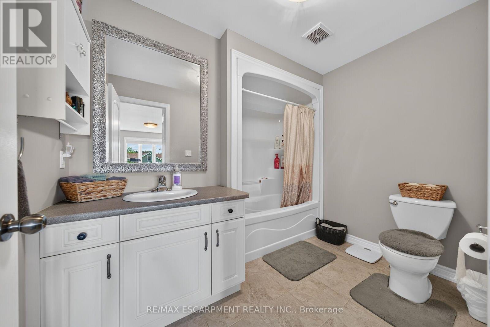 17 Grantham Avenue S, St. Catharines, Ontario  L2P 3B3 - Photo 30 - X13663260