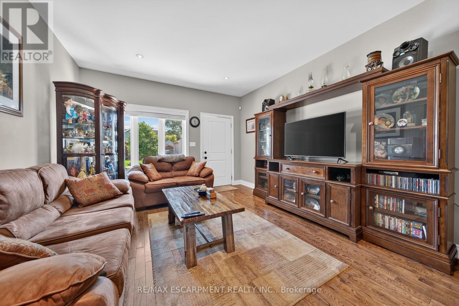 17 Grantham Avenue S, St. Catharines, Ontario  L2P 3B3 - Photo 6 - X13663260