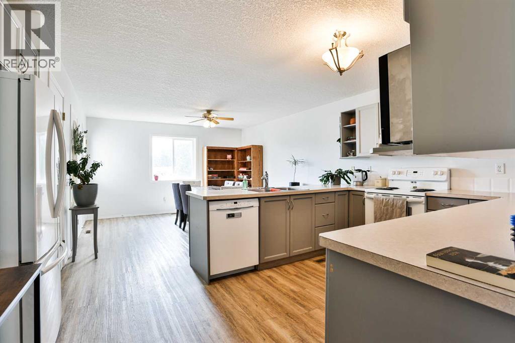 52 Ermineview Way N, Lethbridge, Alberta  T1H 6L8 - Photo 6 - A2335586