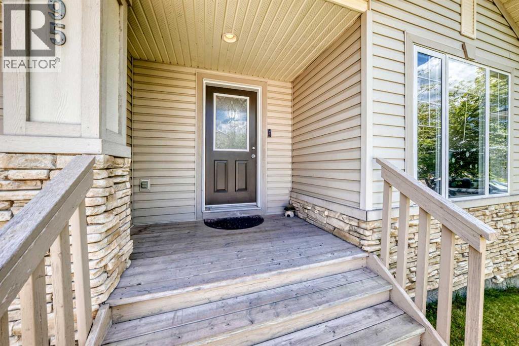 95 Rockledge Terrace NW, Calgary, Alberta  T3G 5R9 - Photo 3 - A2321740