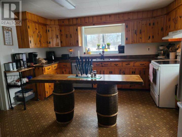 202 Allens Side Rd, Sault Ste. Marie, Ontario P6C 5P6 - Photo 3 - SM262122