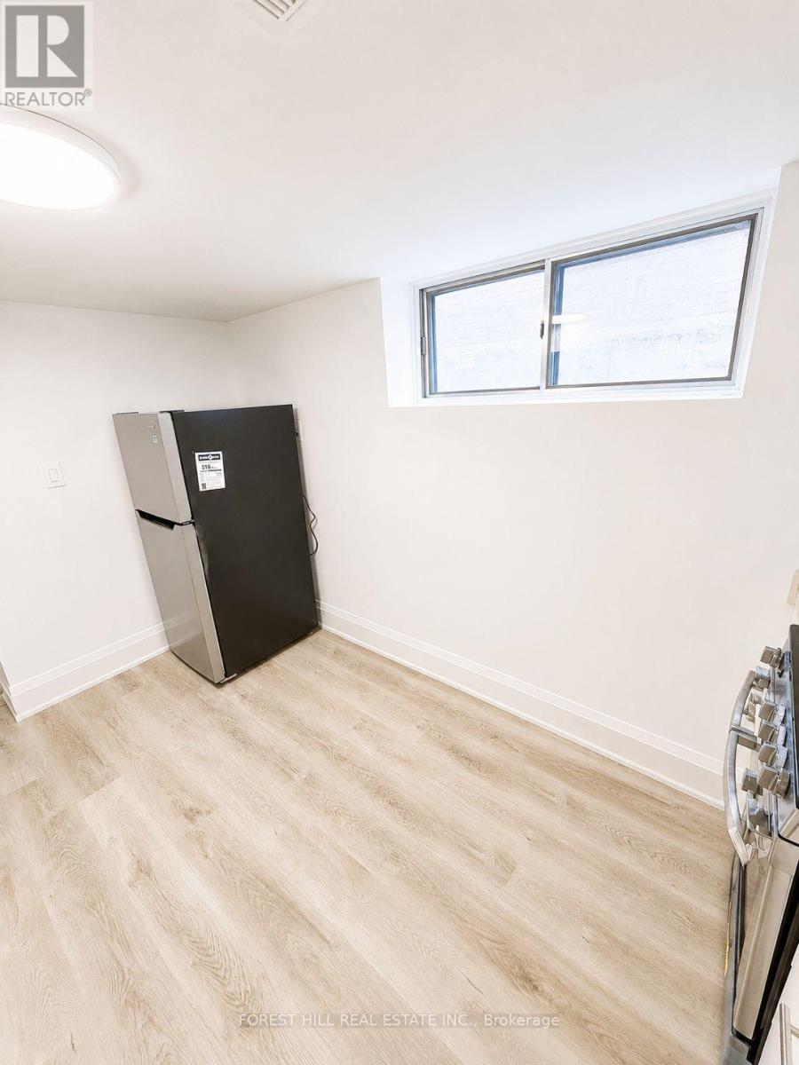 Lower - 43 Belvidere Avenue, Toronto, Ontario  M6C 1P7 - Photo 6 - C13662844