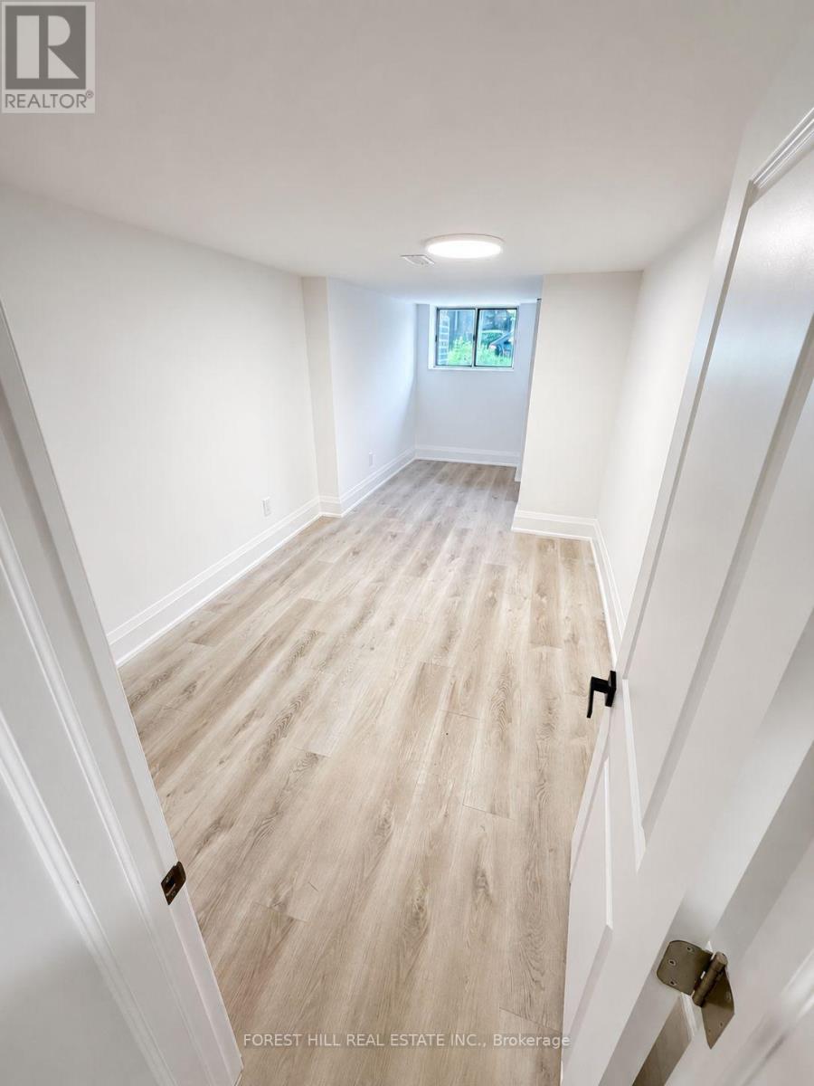 Lower - 43 Belvidere Avenue, Toronto, Ontario  M6C 1P7 - Photo 7 - C13662844