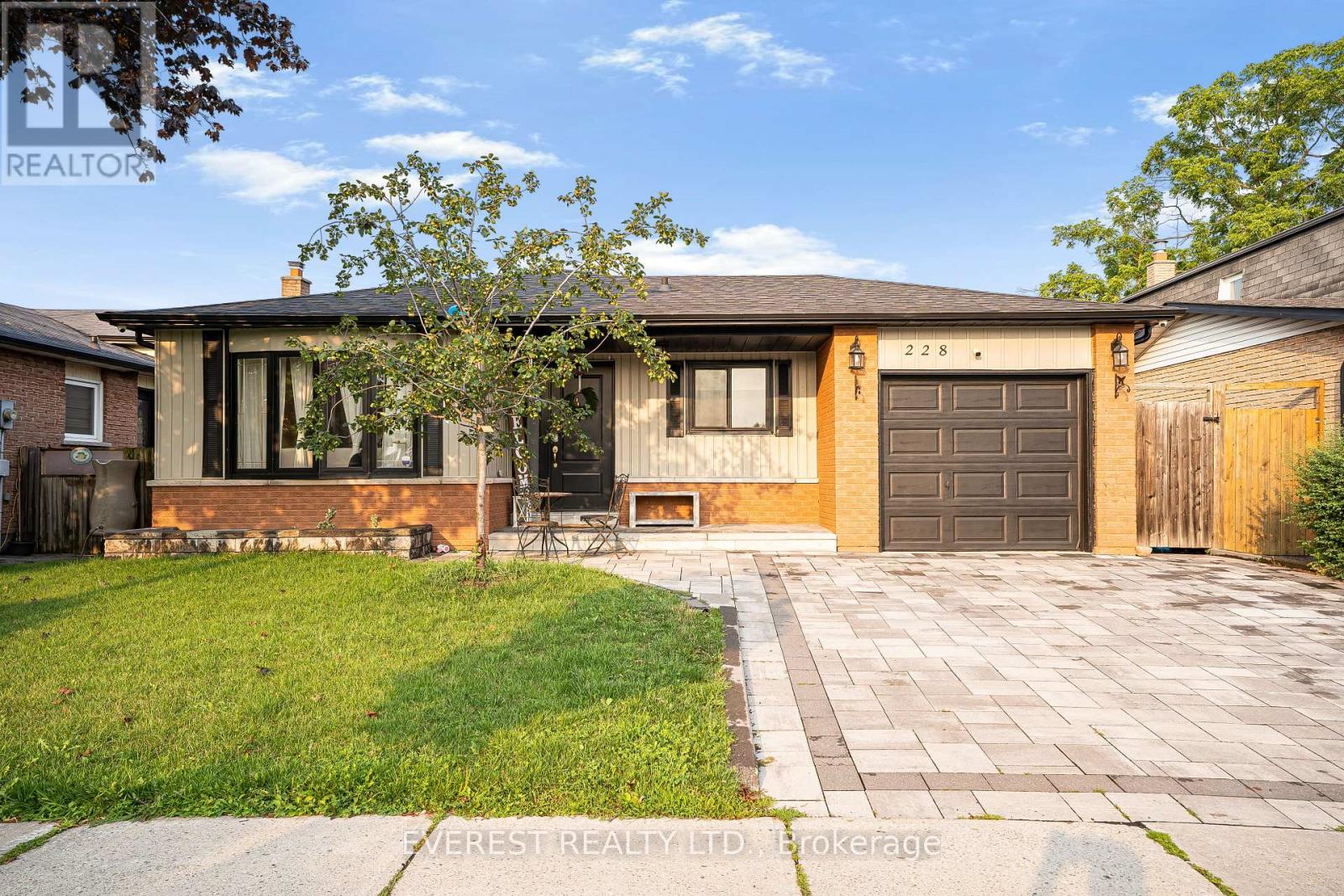 228 MICHAEL BOULEVARD, Whitby, Ontario