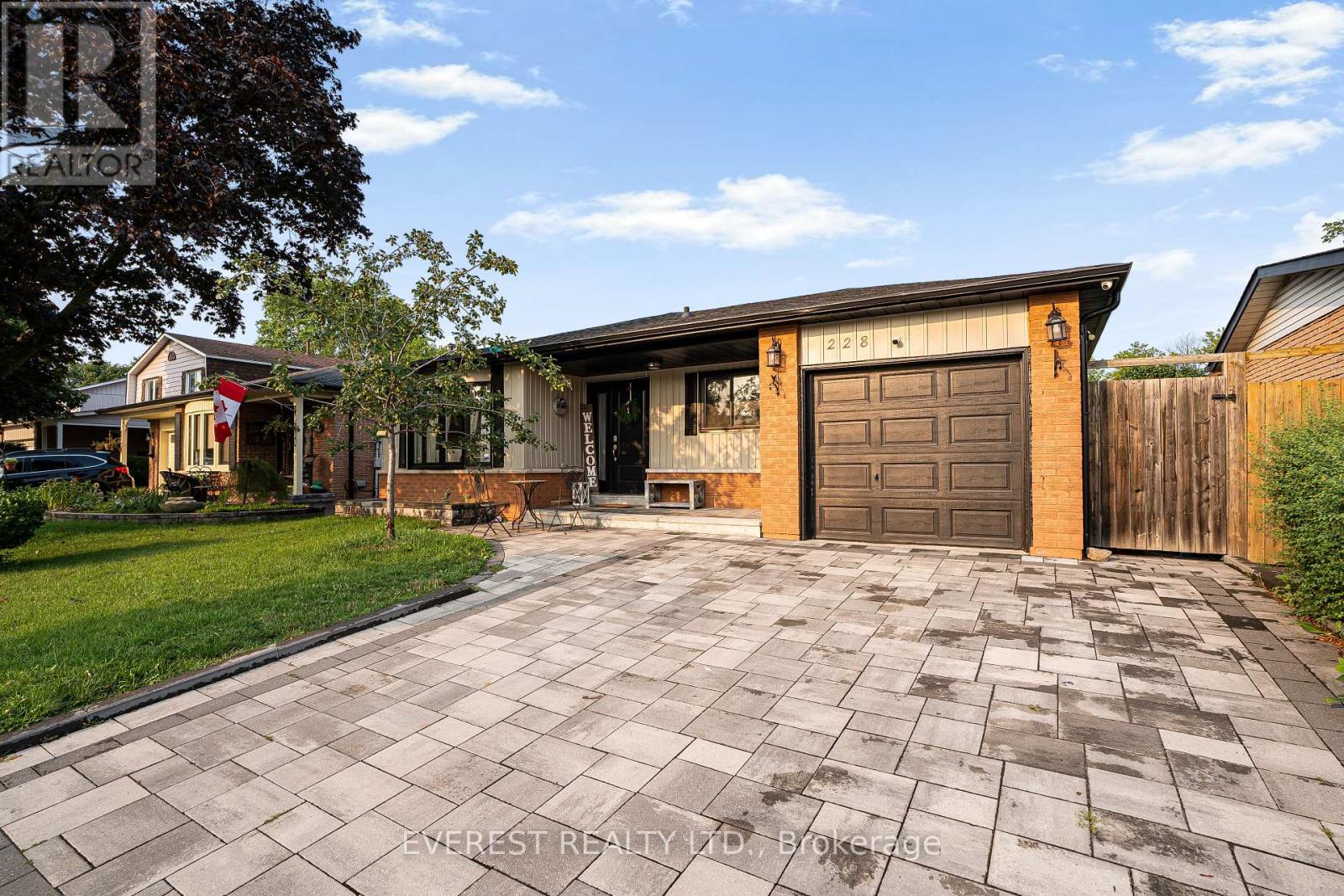 228 Michael Boulevard, Whitby, Ontario  L1N 6E6 - Photo 2 - E13660186