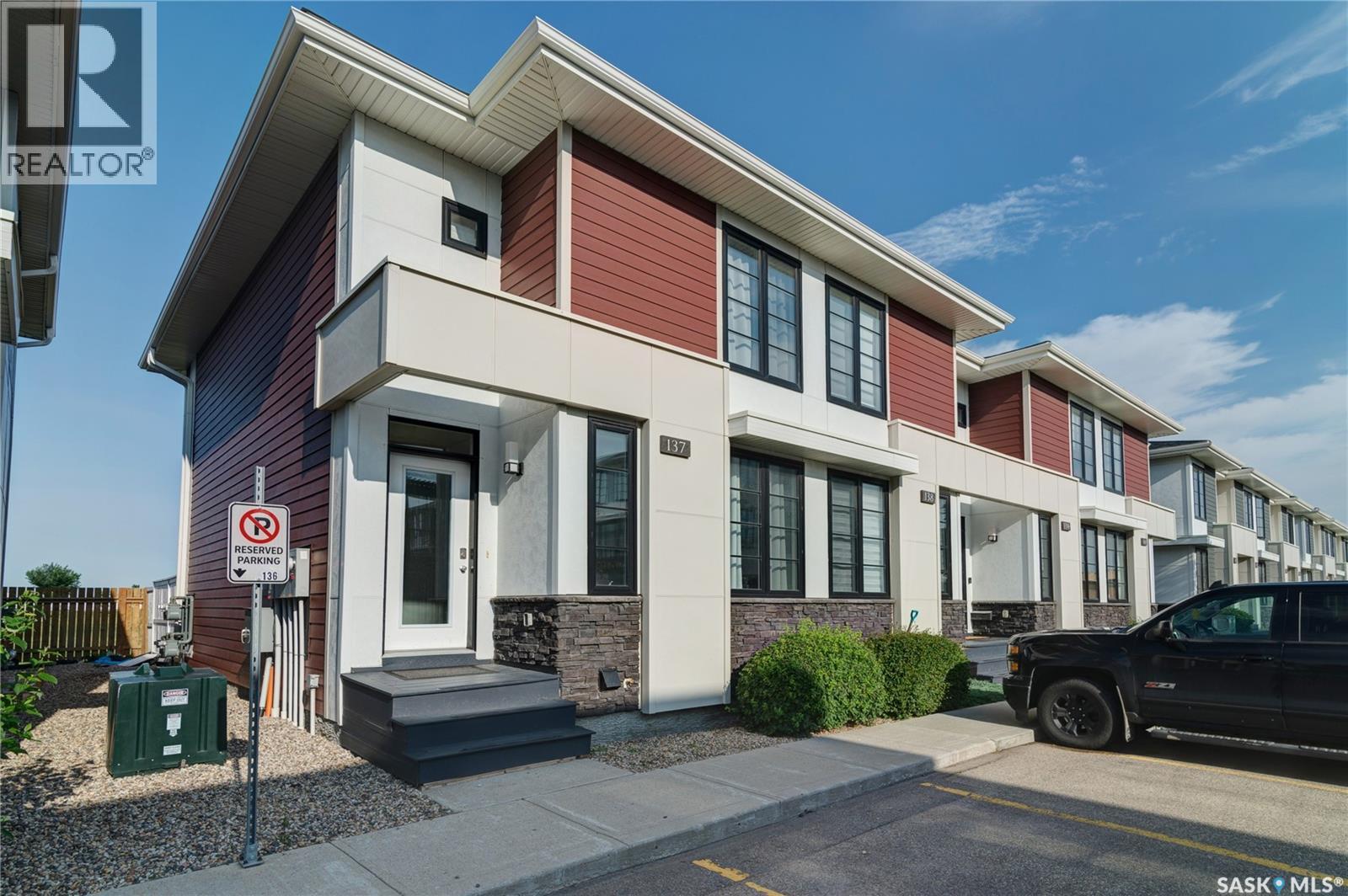 137 3229 Elgaard Drive, Regina, Saskatchewan  S4X 0L2 - Photo 2 - SK045263