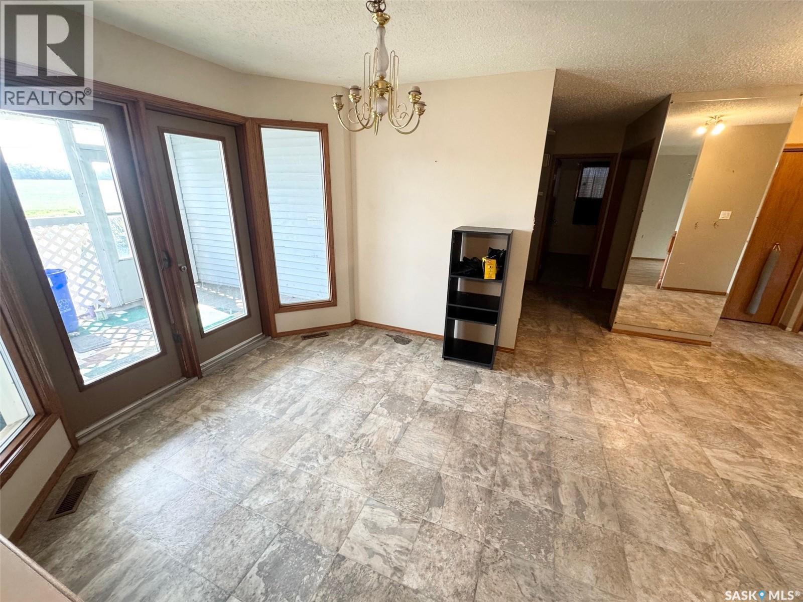 303 1st Avenue N, Naicam, Saskatchewan  S0K 2Z0 - Photo 11 - SK044899
