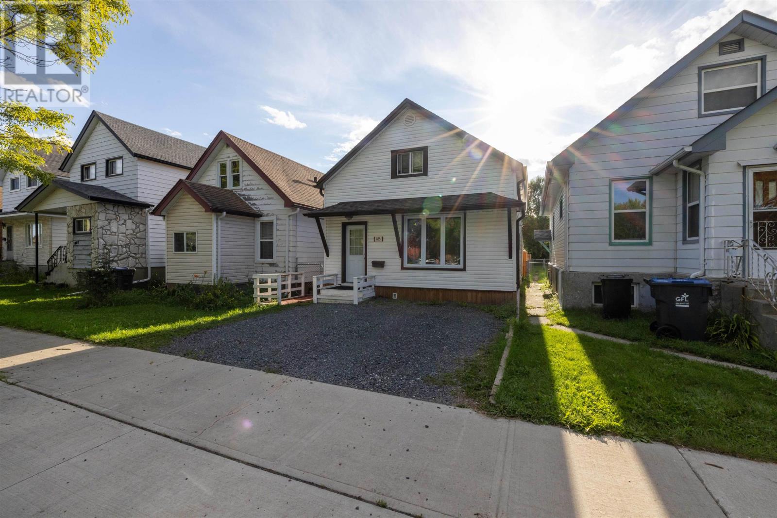 815 Minnesota St, Thunder Bay, Ontario  P7C 3L7 - Photo 3 - TB2602326