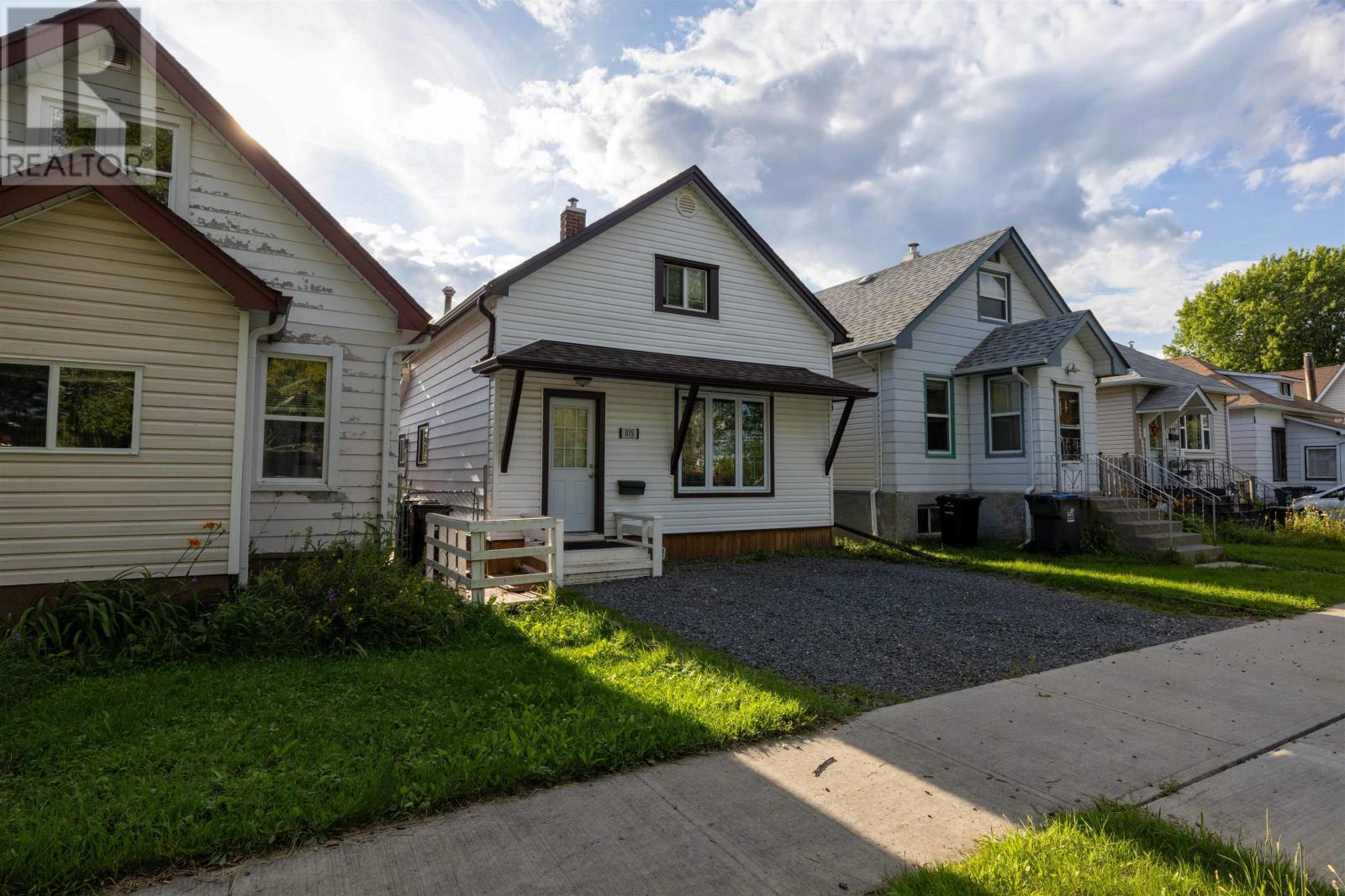 815 Minnesota St, Thunder Bay, Ontario  P7C 3L7 - Photo 2 - TB2602326