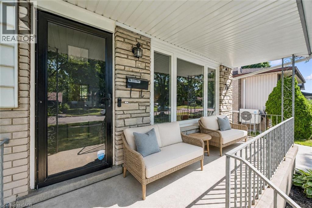 35 Golfview Road, Guelph, Ontario  N1E 1A5 - Photo 3 - 40851101