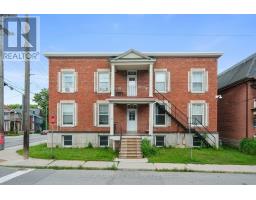 3 - 135 CONCORD STREET S, Ottawa, Ontario