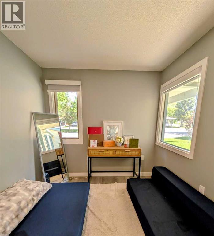 2851 Dovely Park SE, Calgary, Alberta  T2B 3G9 - Photo 3 - A2320855