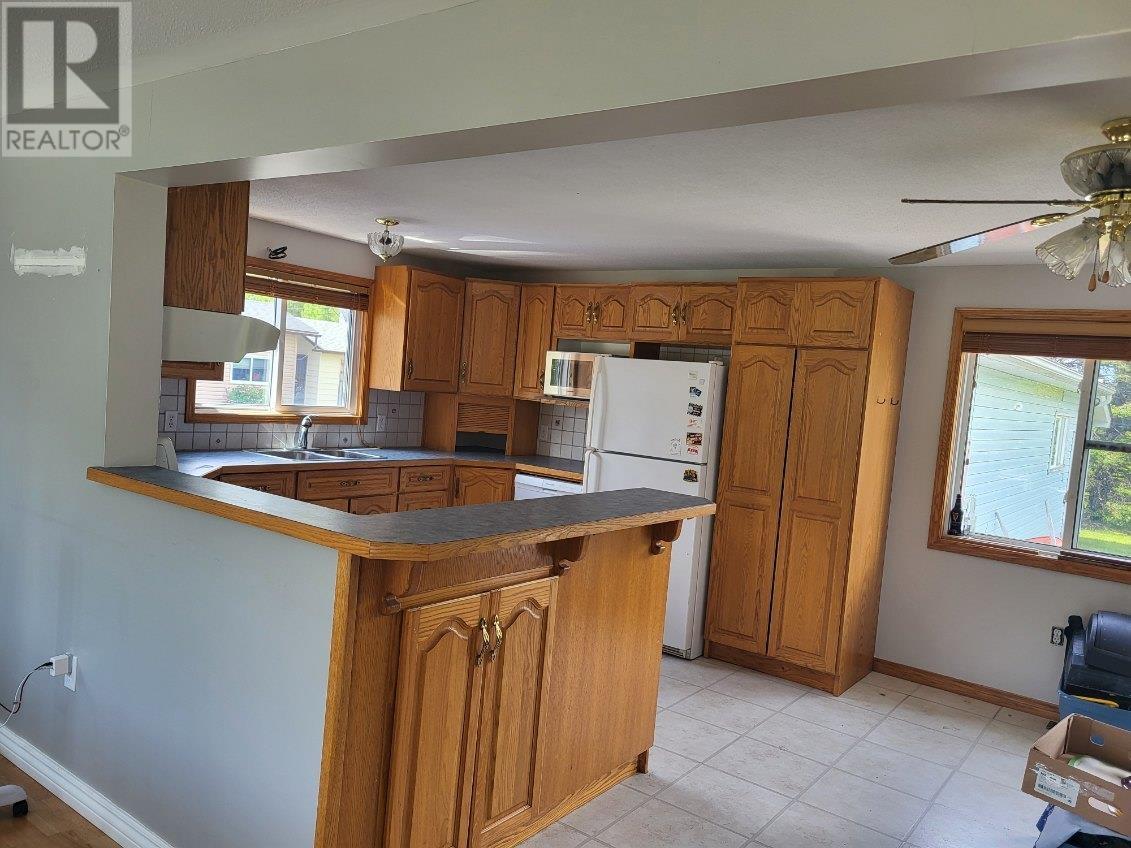 29 Birch Dr, Marathon, Ontario  P0T 2E0 - Photo 2 - TB2602329