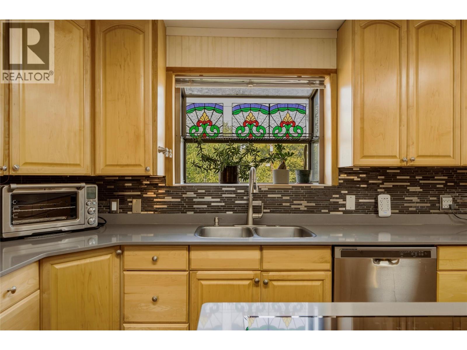 3503 19 Street, Vernon, British Columbia  V1T 4B8 - Photo 5 - 10396600