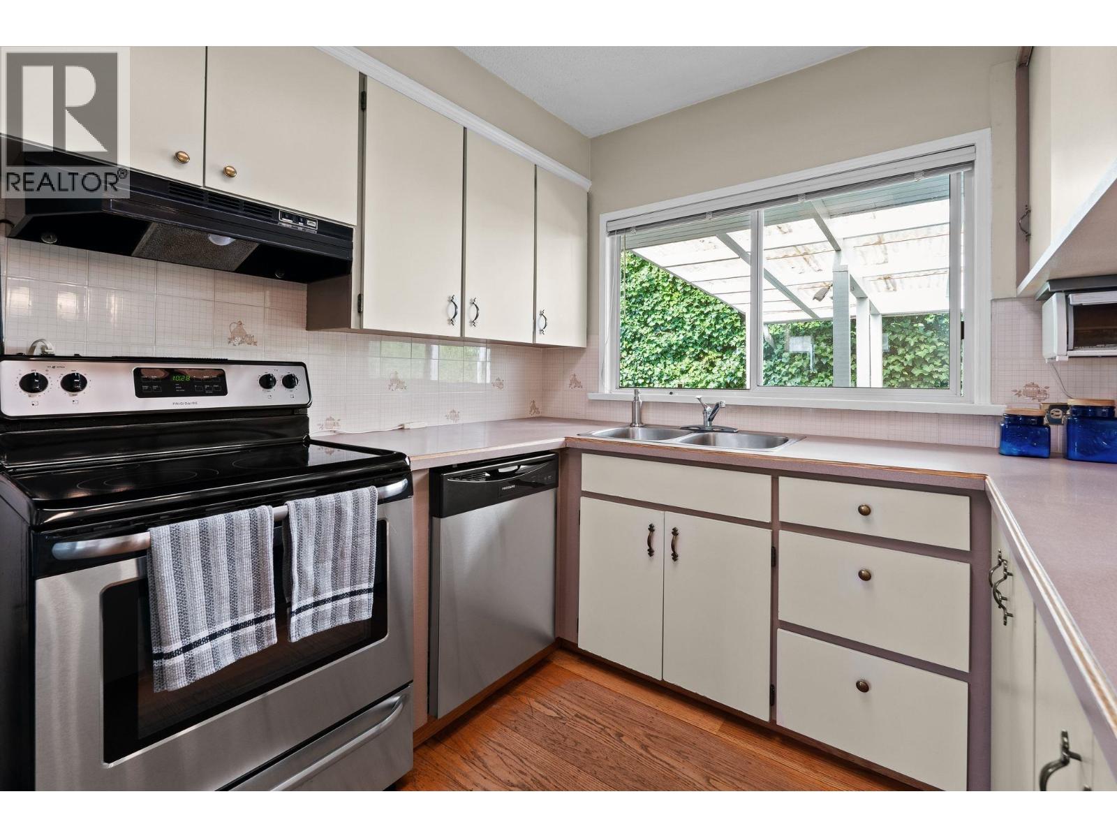 3455 Highland Boulevard, North Vancouver, British Columbia  V7R 2Y3 - Photo 10 - R3154726