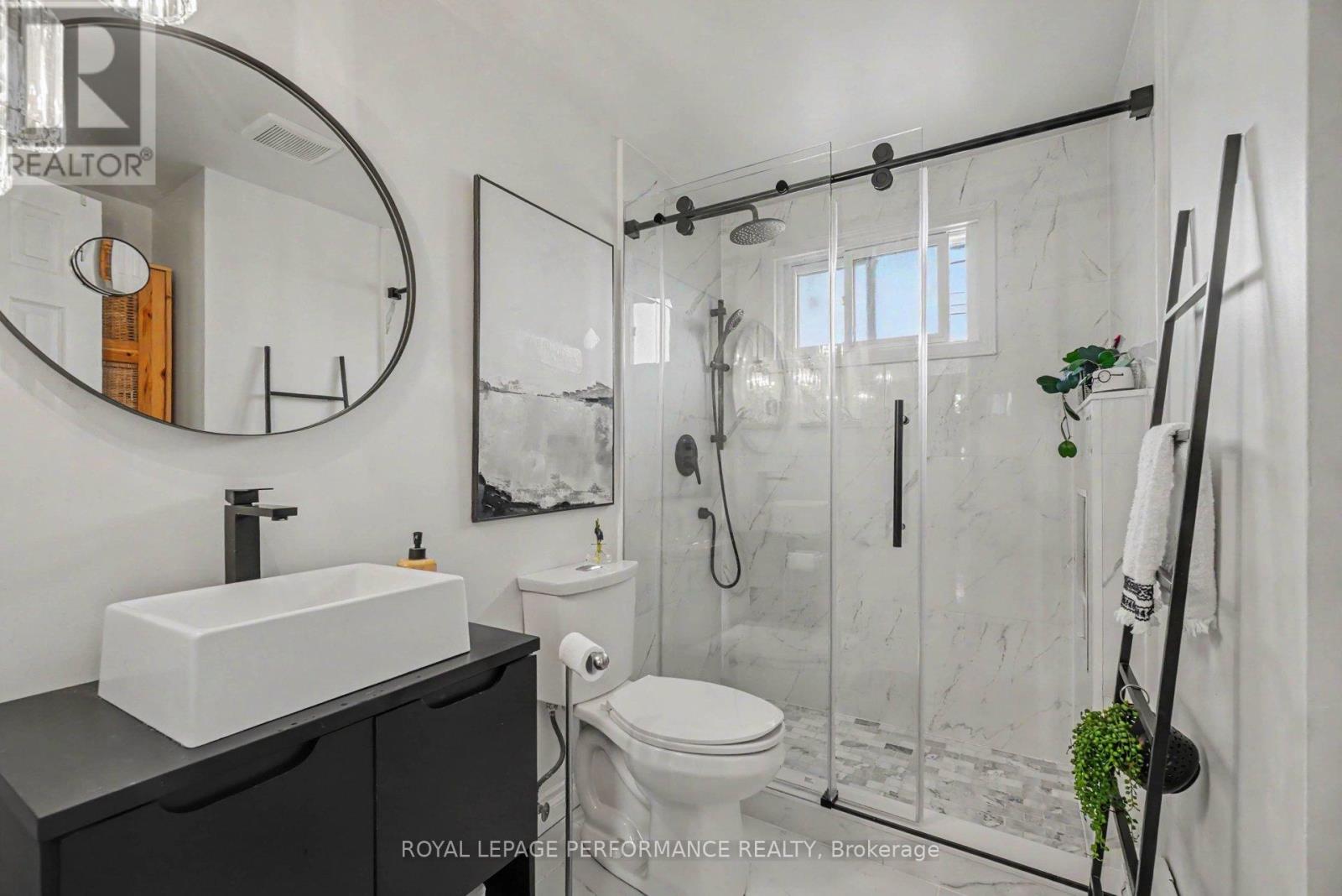 1497 Blackheath Street, Ottawa, Ontario  K1E 1K6 - Photo 14 - X13586924