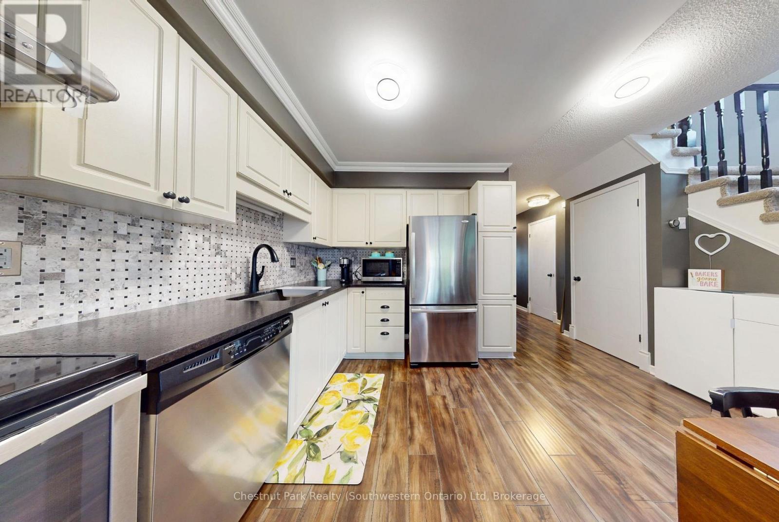 124 Gosling Gardens, Guelph (Clairfields/hanlon Business Park), Ontario  N1G 5K6 - Photo 6 - X13663294