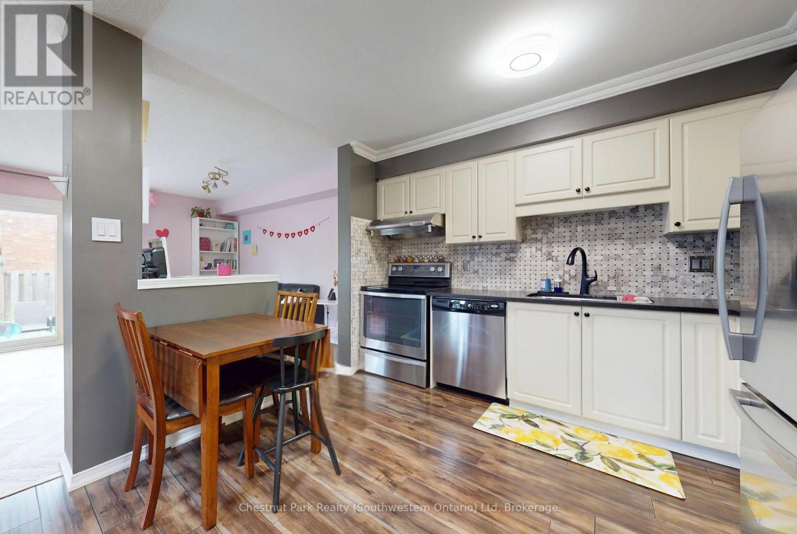 124 Gosling Gardens, Guelph (Clairfields/hanlon Business Park), Ontario  N1G 5K6 - Photo 7 - X13663294
