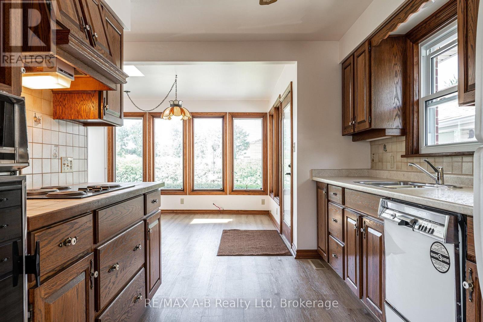 34 Warner Street, St. Marys, Ontario  N4X 0C3 - Photo 11 - X13663370
