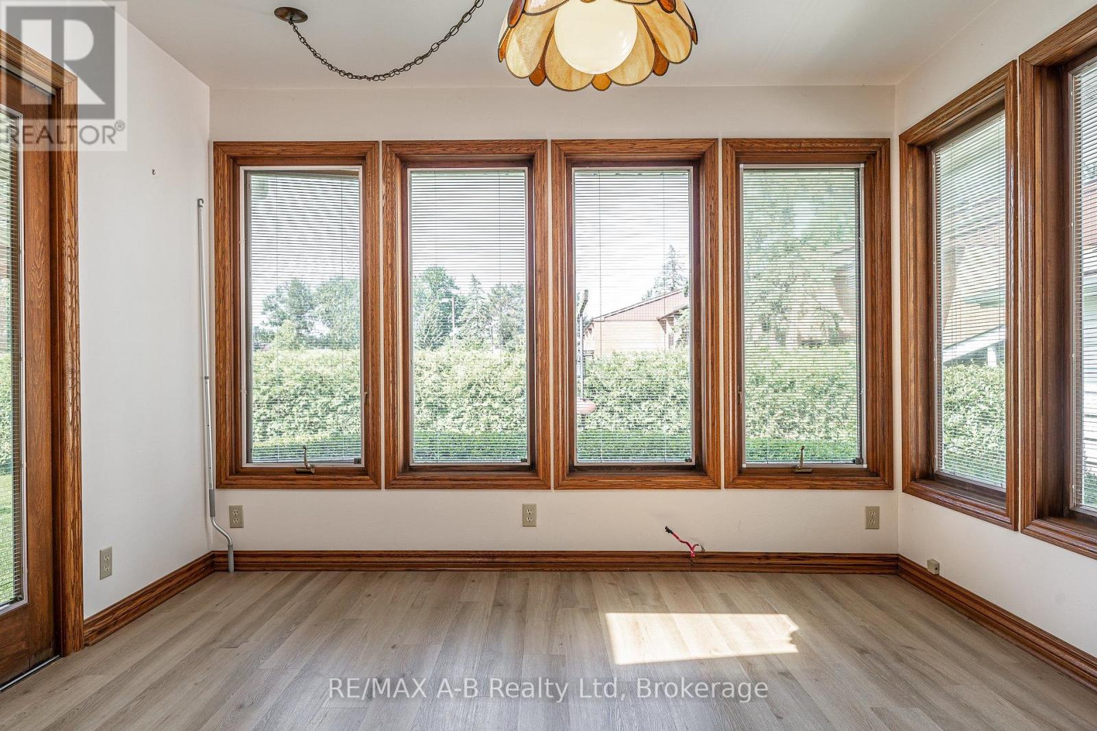 34 Warner Street, St. Marys, Ontario  N4X 0C3 - Photo 15 - X13663370