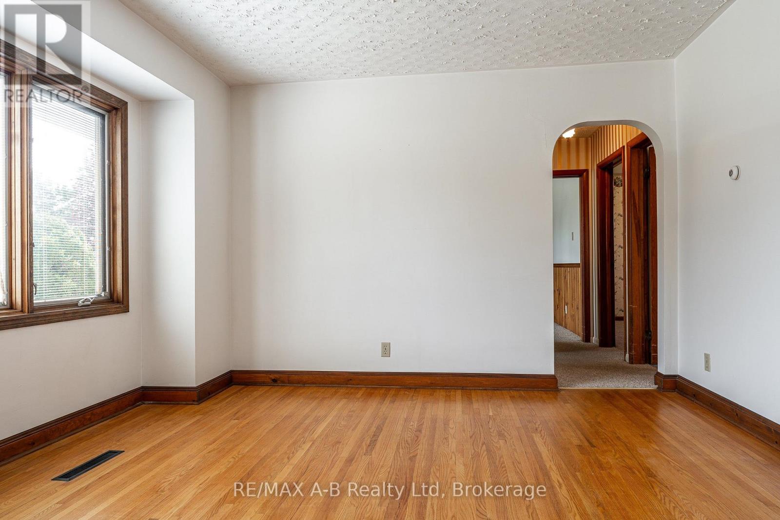34 Warner Street, St. Marys, Ontario  N4X 0C3 - Photo 8 - X13663370