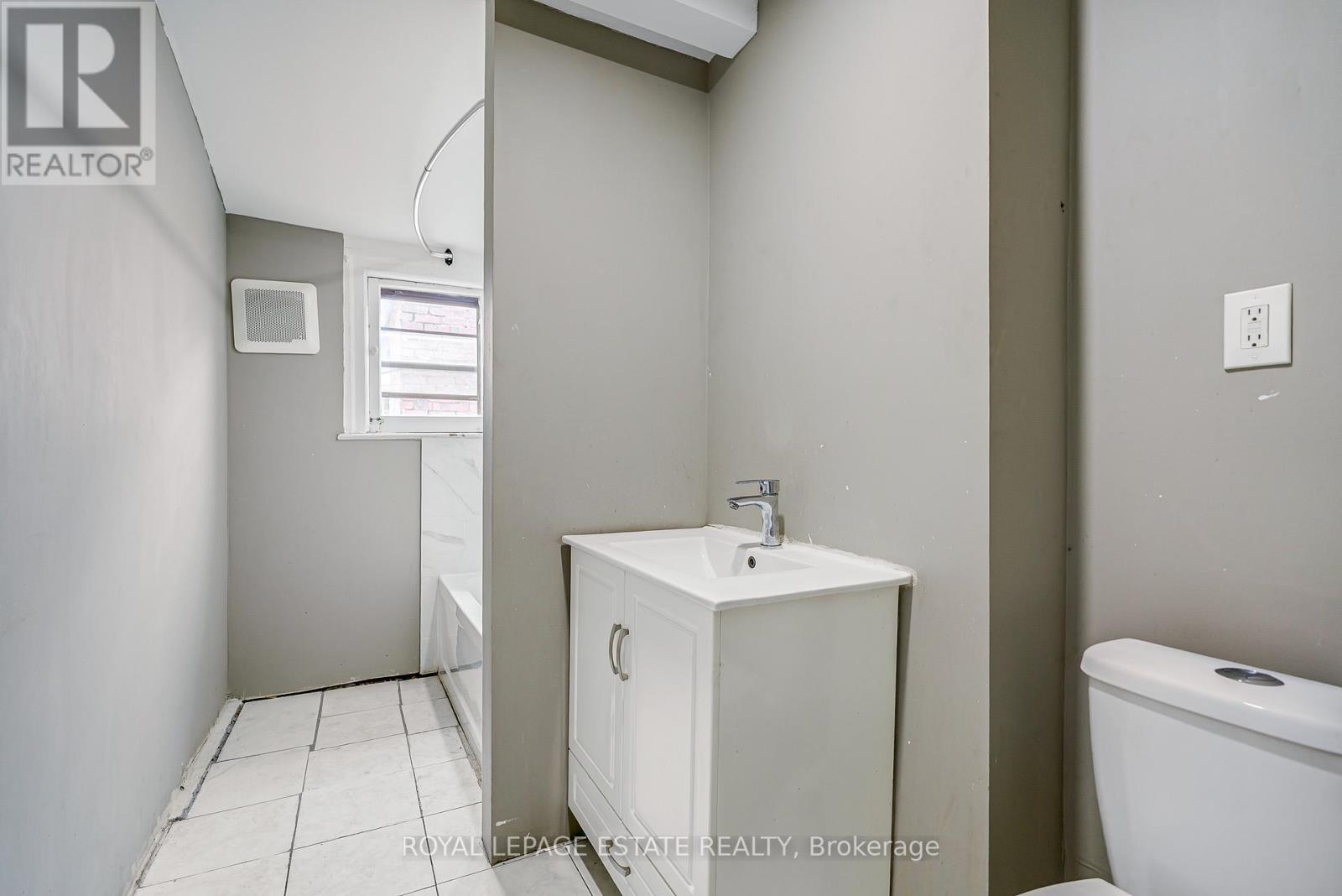 201 Christie Street, Toronto, Ontario  M6G 3B5 - Photo 19 - C13663302