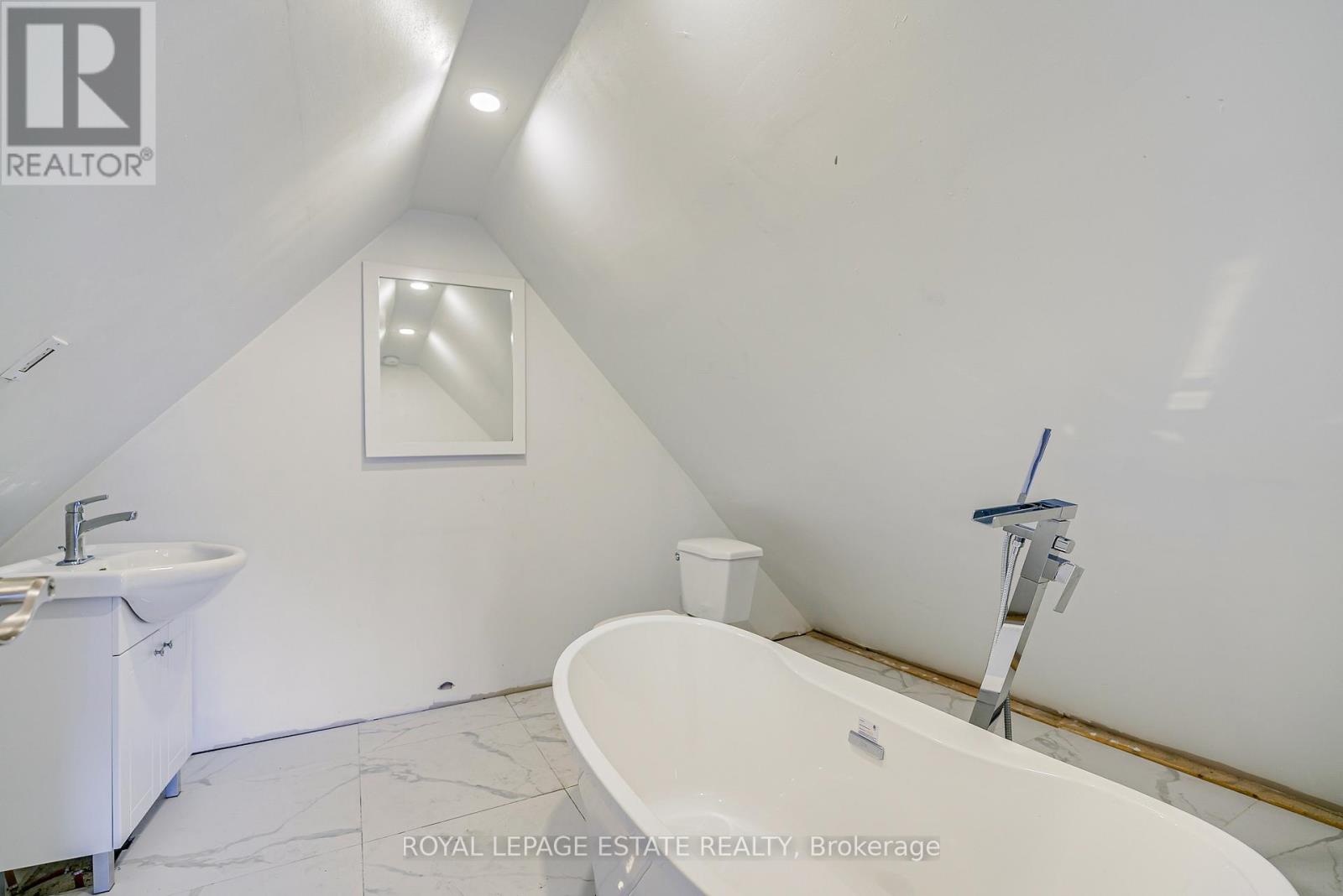201 Christie Street, Toronto, Ontario  M6G 3B5 - Photo 27 - C13663302