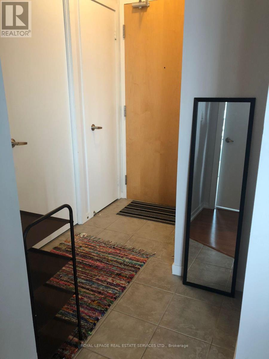 2310 - 55 Bremner Boulevard, Toronto, Ontario M5J 0A6 - Photo 2 - C13663306