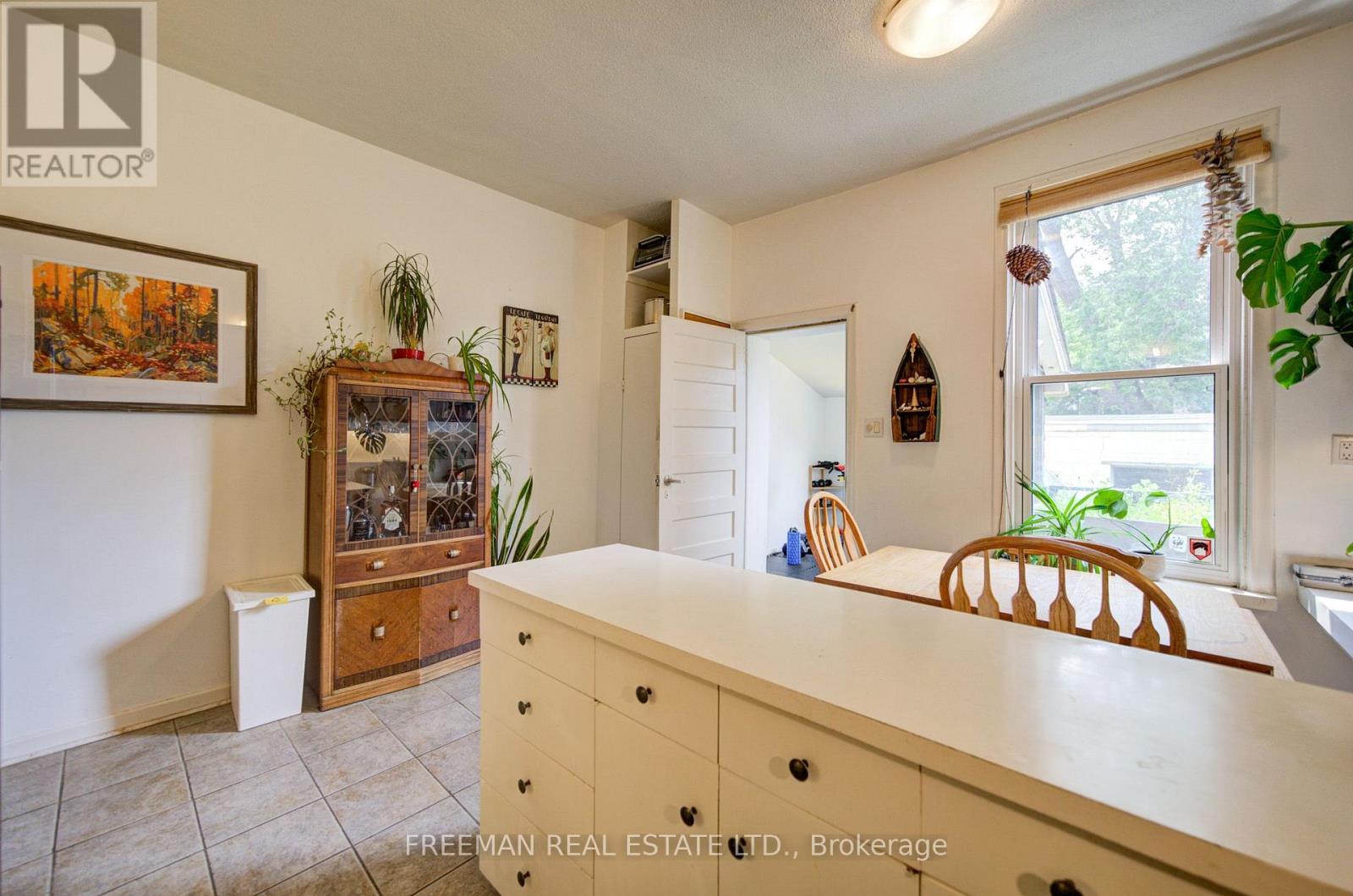 46 Brunswick Avenue, Toronto, Ontario  M5S 2L7 - Photo 12 - C13663350