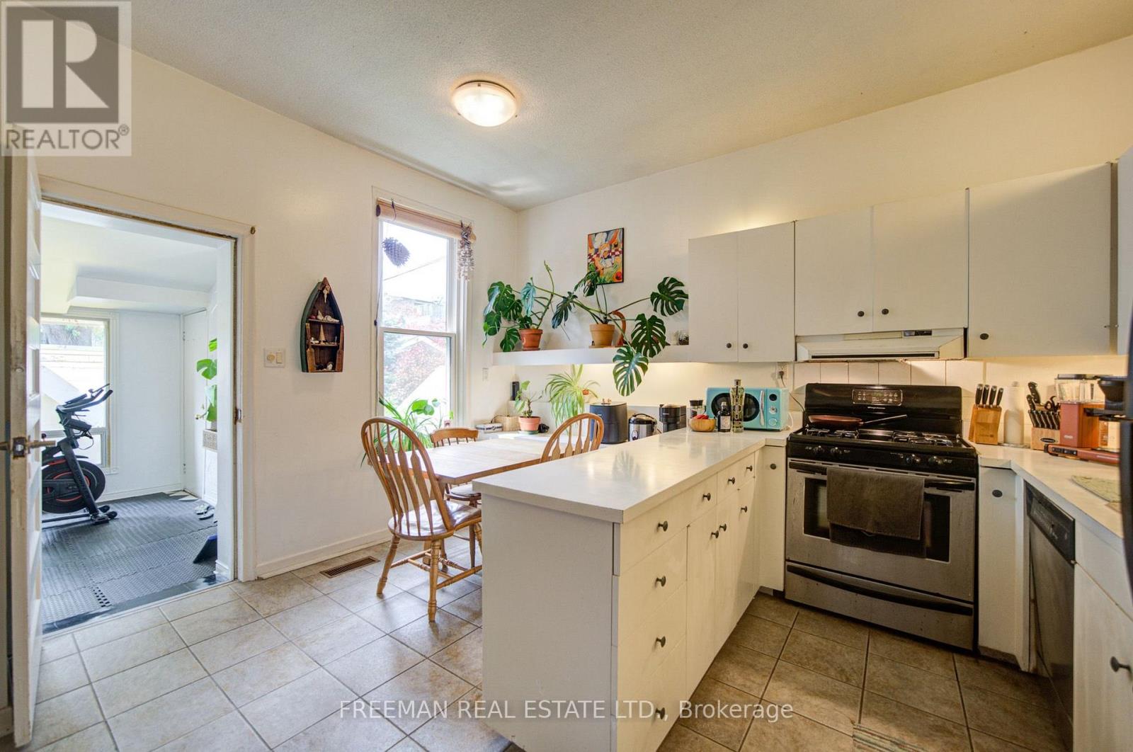 46 Brunswick Avenue, Toronto, Ontario  M5S 2L7 - Photo 9 - C13663350