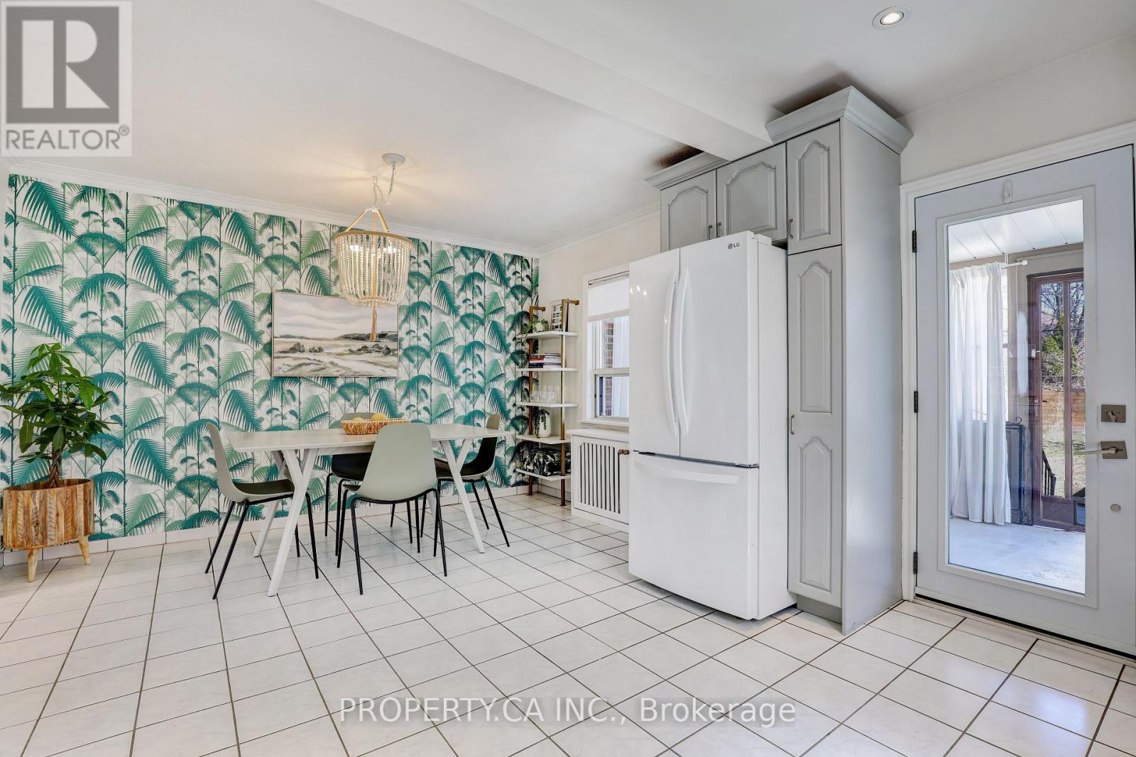135 Cadorna Avenue, Toronto, Ontario  M4J 3X5 - Photo 12 - E13663394