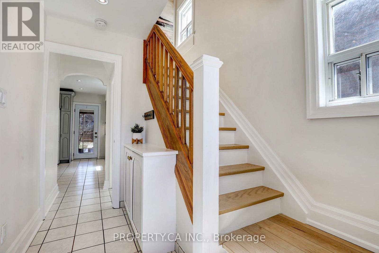 135 Cadorna Avenue, Toronto, Ontario  M4J 3X5 - Photo 2 - E13663394