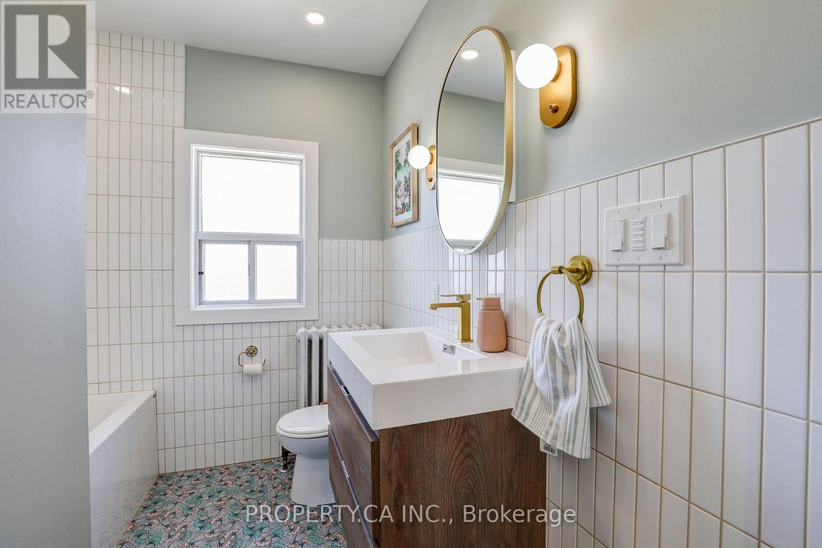 135 Cadorna Avenue, Toronto, Ontario  M4J 3X5 - Photo 21 - E13663394