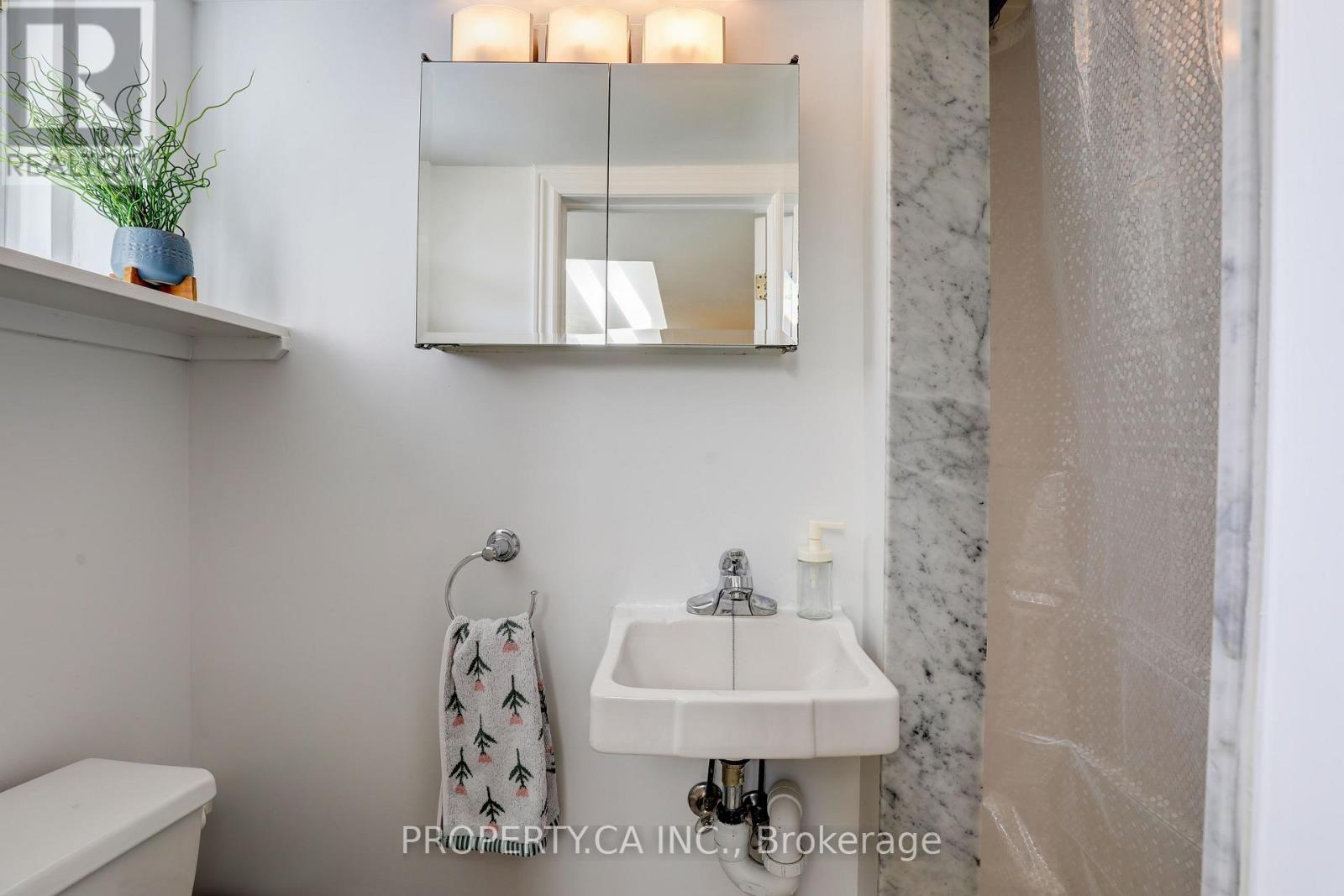 135 Cadorna Avenue, Toronto, Ontario  M4J 3X5 - Photo 31 - E13663394