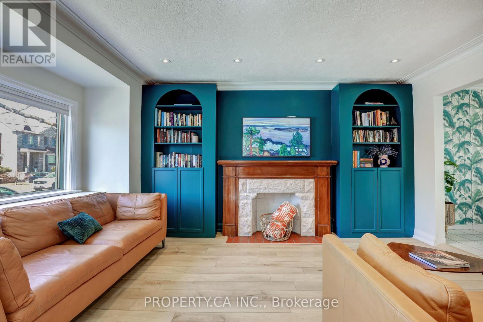 135 Cadorna Avenue, Toronto, Ontario  M4J 3X5 - Photo 4 - E13663394