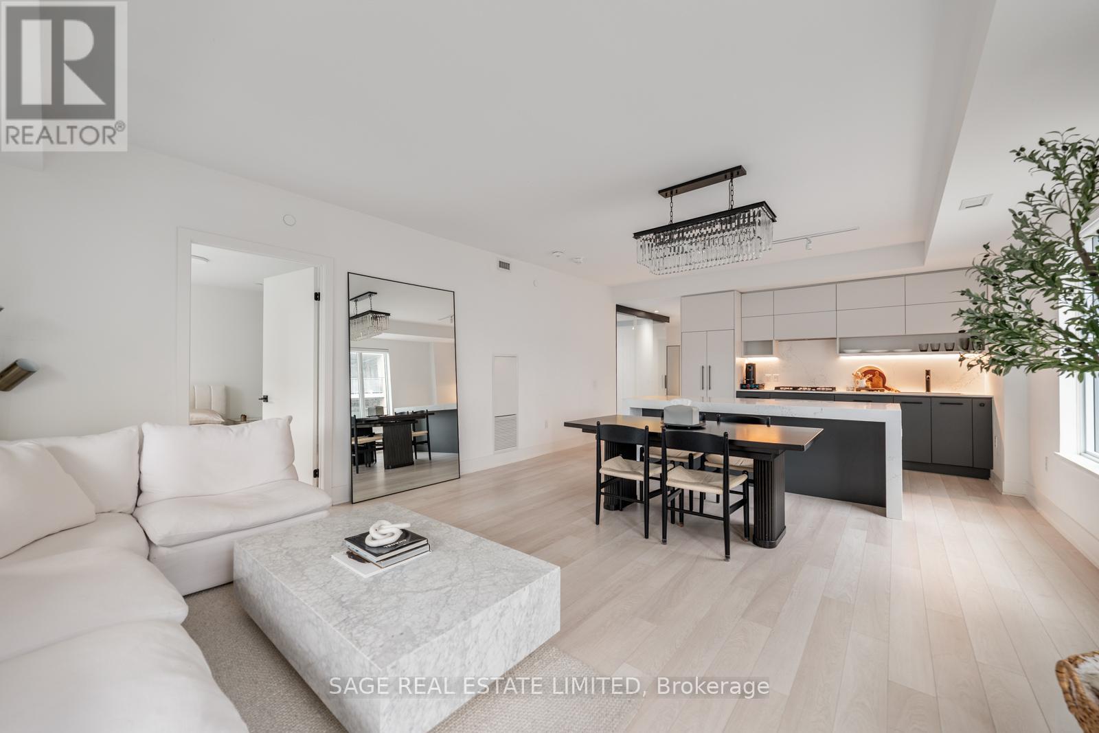 206 - 1888 Queen Street E, Toronto, Ontario M4L 1H3 - Photo 1 - E13663398