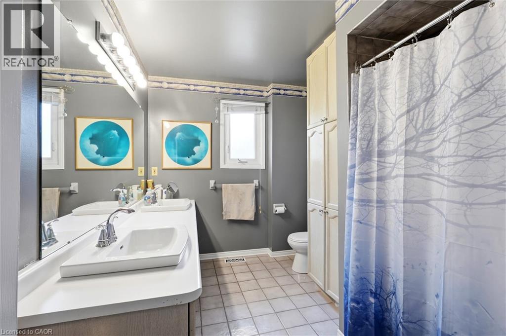 18 Anne Court, Grimsby, Ontario  L3M 5B4 - Photo 10 - 40854795