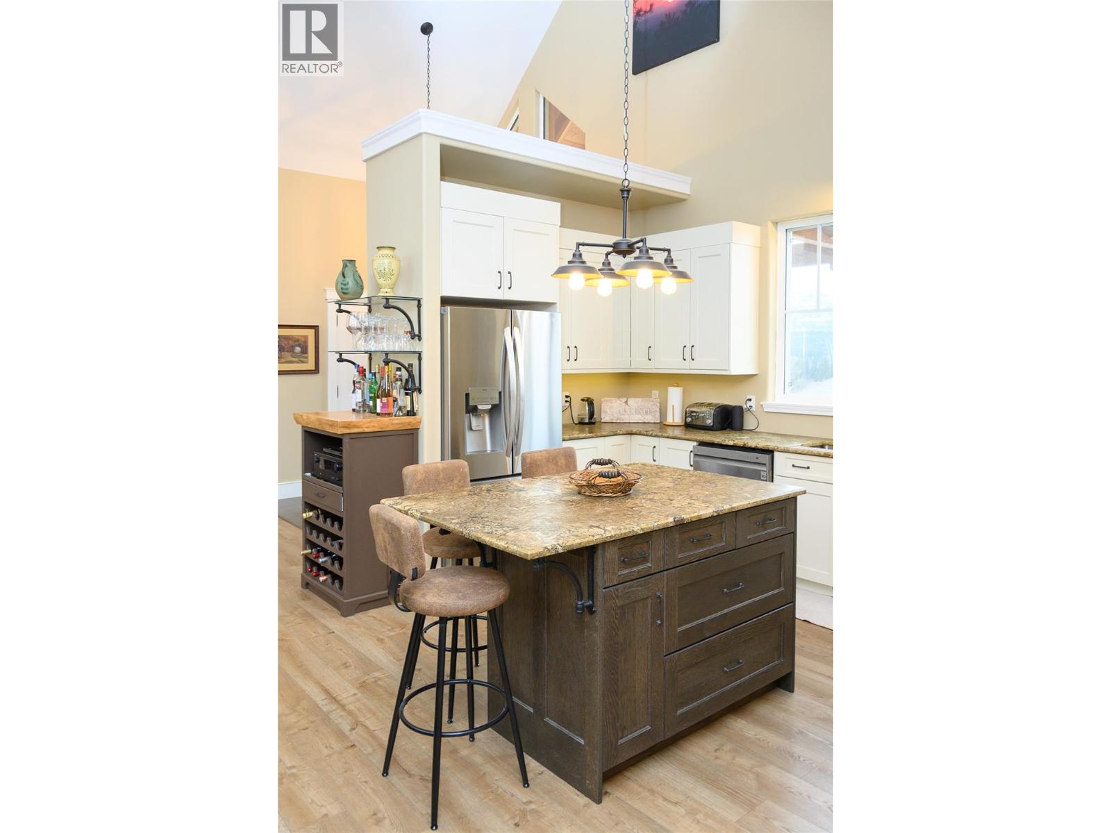 5112 Riverview Close, Fairmont Hot Springs, British Columbia  V0B 1L1 - Photo 6 - 10375533