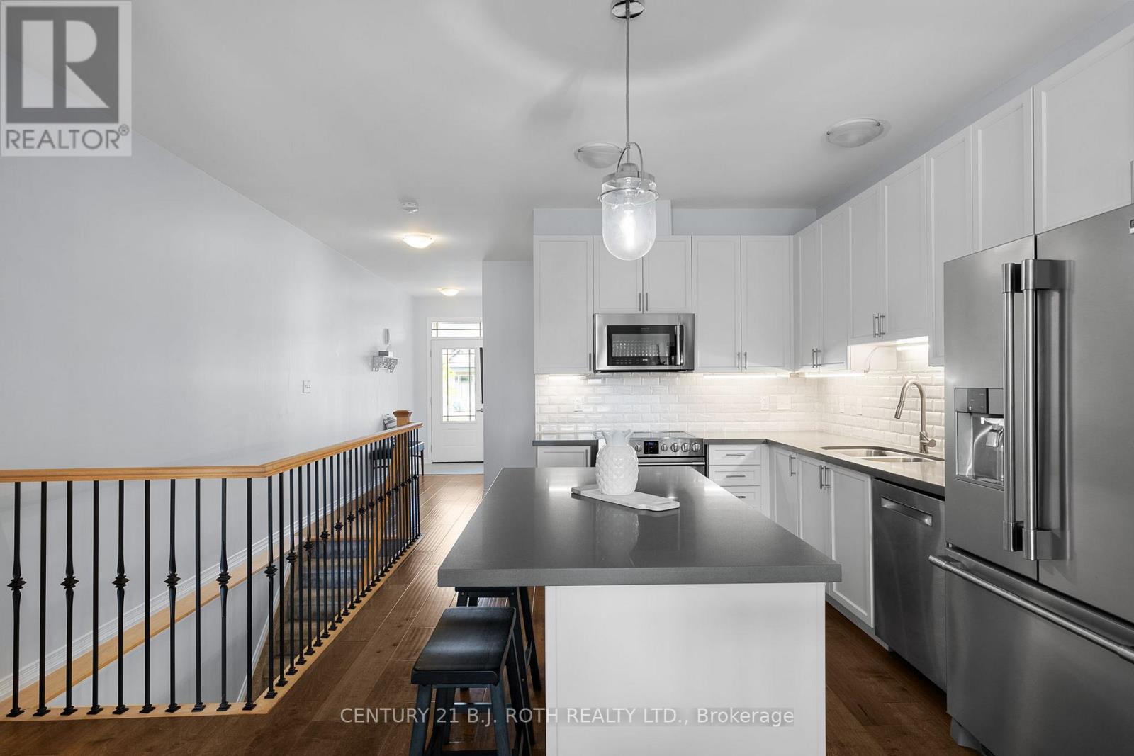 117 Isabella Drive, Orillia, Ontario  L3V 8K7 - Photo 4 - S13663374