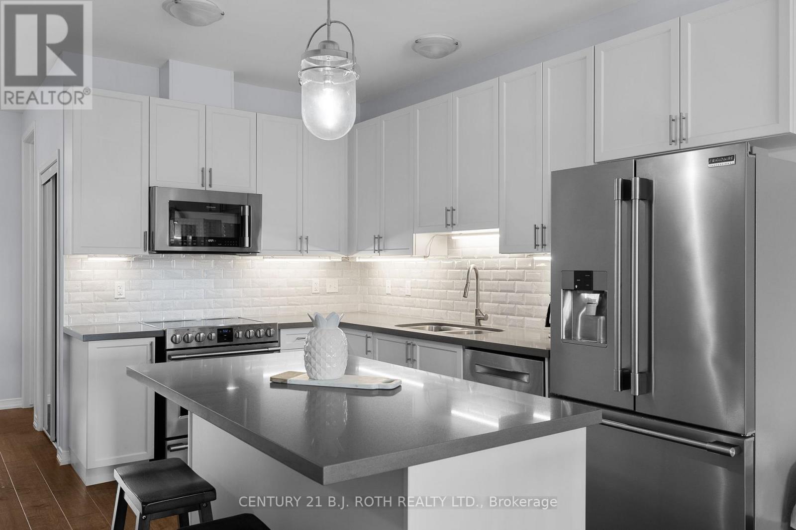 117 Isabella Drive, Orillia, Ontario  L3V 8K7 - Photo 6 - S13663374